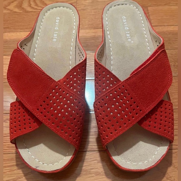 David Tate Red Sandals Microsuede Footbed Size 8 NEW - Picture 8 of 8